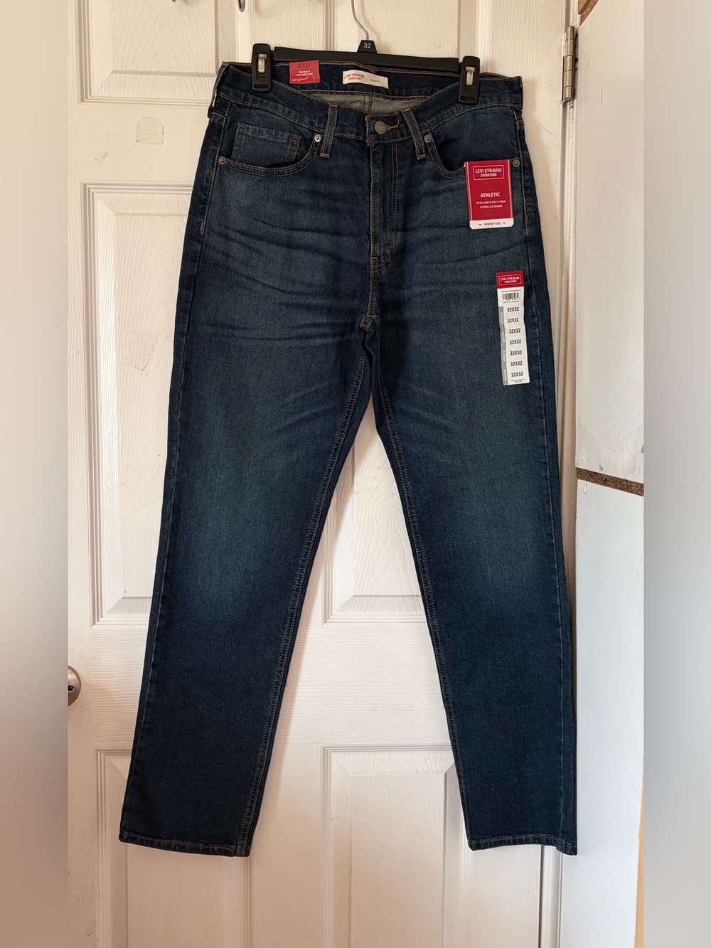 Levi Strauss Signature Athletic Men's Dark Wash Slim Straight Jeans 32 x 32